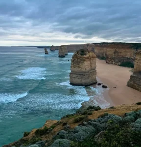 Backpacking Along the Great Ocean Road: Tips and Itineraries for Budget Travelers